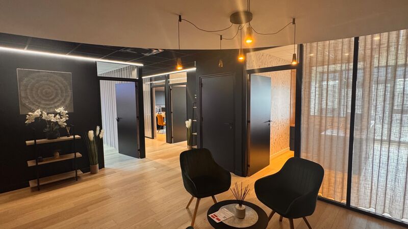 Visuel 4 de l'annonce : Plateaux de bureaux  zone de l'Hermitage à Brest - Hyper visibilité commerciale