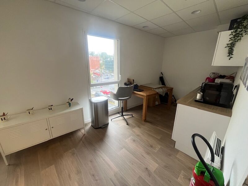 Visuel 5 de l'annonce : A LOUER BUREAUX DE 90m² PORT DE COMMERCE DE BREST