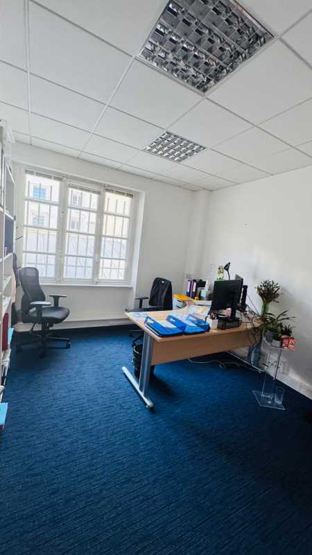 Visuel 2 de l'annonce : A VENDRE / A LOUER - PLATEAUX DE BUREAUX 155 M² - HYPER CENTRE BREST