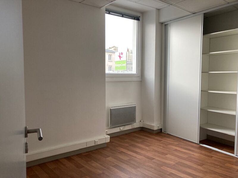 Visuel 4 de l'annonce : A VENDRE A LOUER PLATEAU DE BUREAUX 101 M² PORT DE COMMERCE BREST