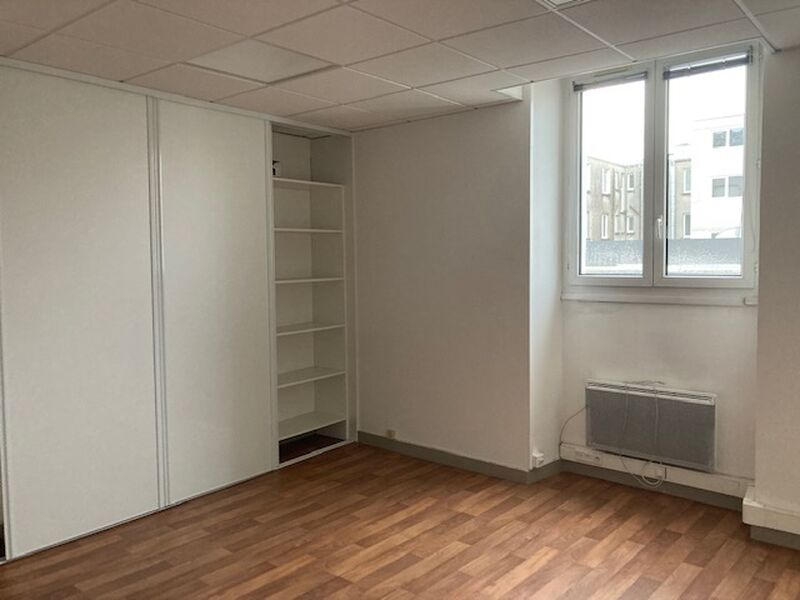 A VENDRE A LOUER PLATEAU DE BUREAUX 101 M² PORT DE COMMERCE BREST