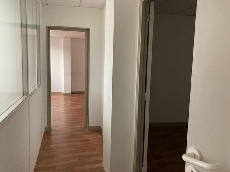 Visuel 3 de l'annonce : A VENDRE A LOUER PLATEAU DE BUREAUX 101 M² PORT DE COMMERCE BREST