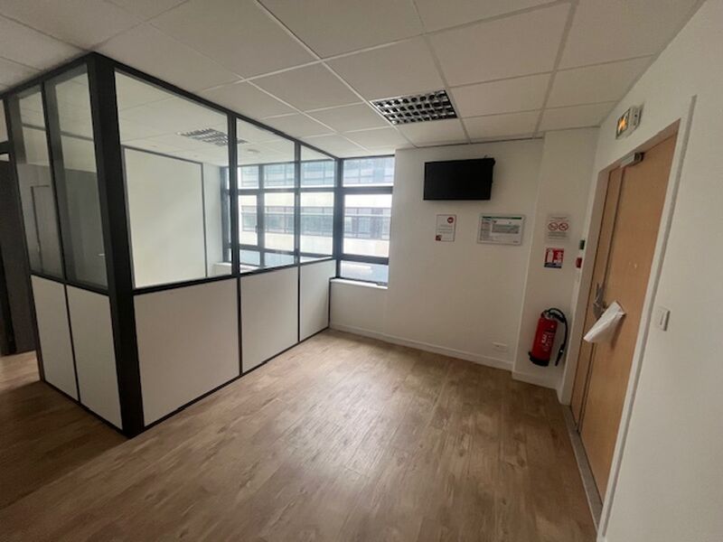 Visuel 11 de l'annonce : A VENDRE A LOUER PLATEAU DE BUREAUX KERGARADEC III