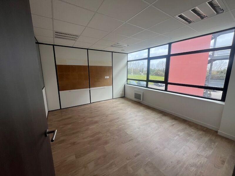 Visuel 15 de l'annonce : A VENDRE A LOUER PLATEAU DE BUREAUX KERGARADEC III