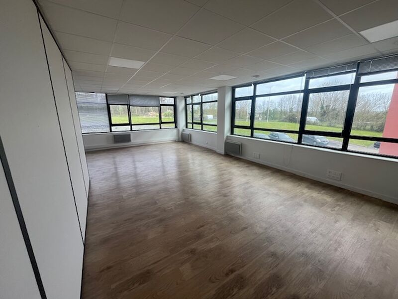 A VENDRE A LOUER PLATEAU DE BUREAUX KERGARADEC III