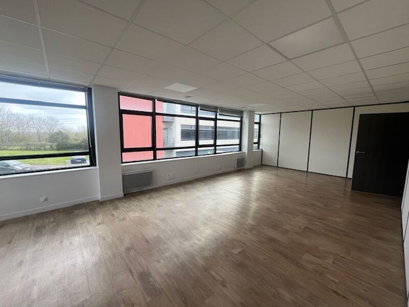 Visuel 17 de l'annonce : A VENDRE A LOUER PLATEAU DE BUREAUX KERGARADEC III