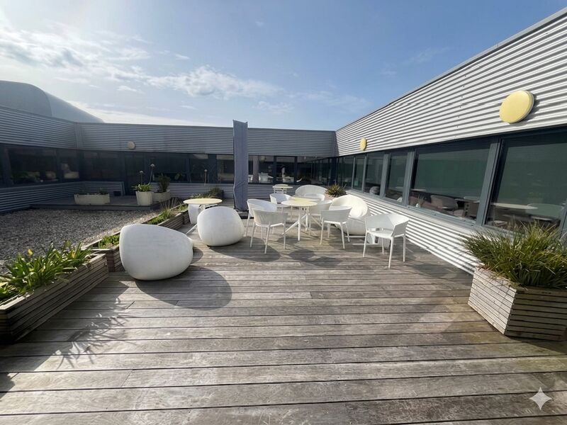 BUREAUX 570 M² A LOUER BREST KERGONAN