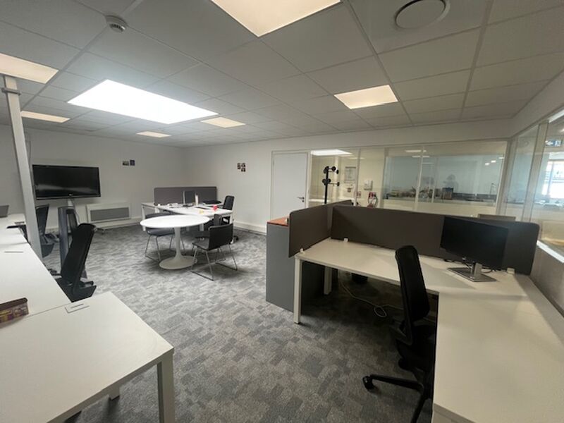 Visuel 14 de l'annonce : BUREAUX 570 M² A LOUER BREST KERGONAN