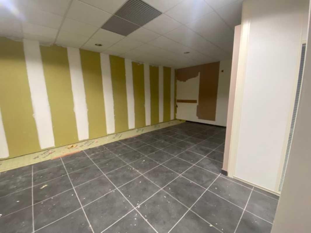 Visuel 4 de l'annonce :  LOCAL ACVIVITE A VENDRE A LOUER  404 M² BREST LOSCOAT 