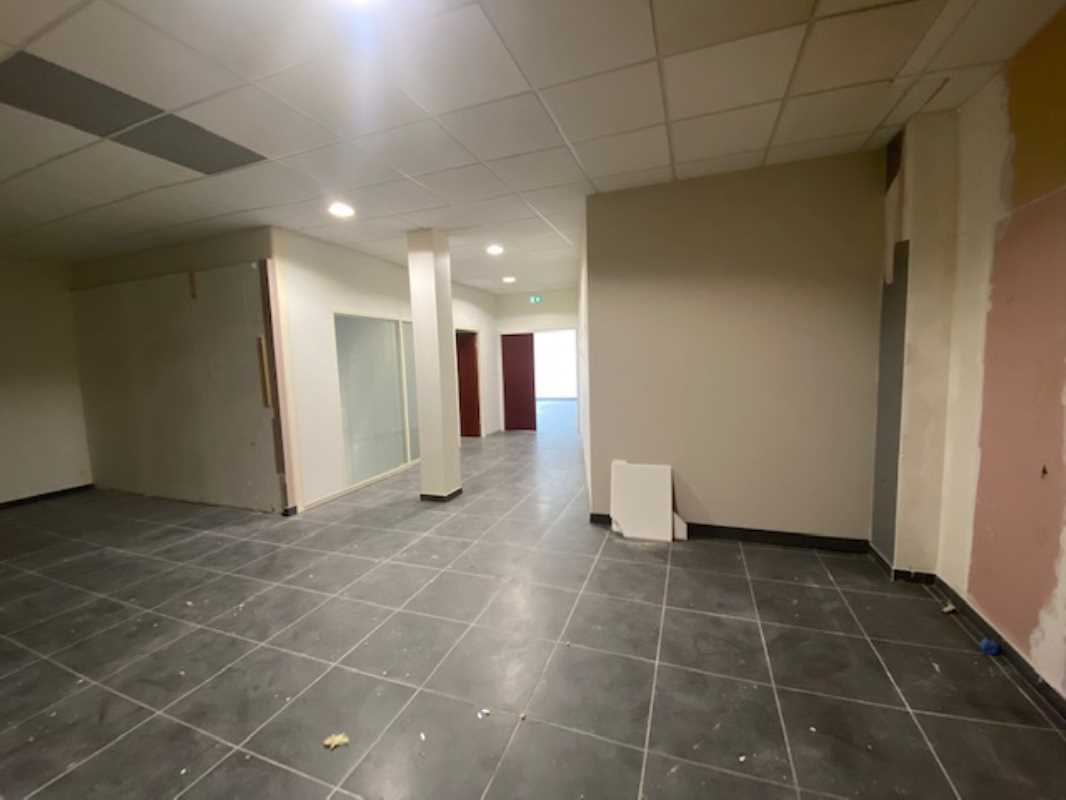 Visuel 6 de l'annonce :  LOCAL ACVIVITE A VENDRE A LOUER  404 M² BREST LOSCOAT 