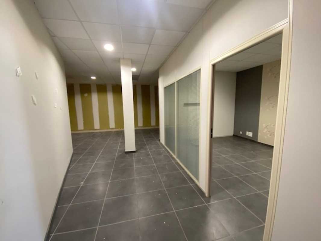 Visuel 7 de l'annonce :  LOCAL ACVIVITE A VENDRE A LOUER  404 M² BREST LOSCOAT 