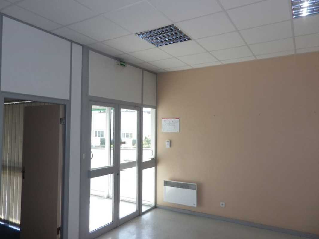 Visuel 6 de l'annonce : ENTREPOTS A LOUER GOUESNOU KERGARADEC