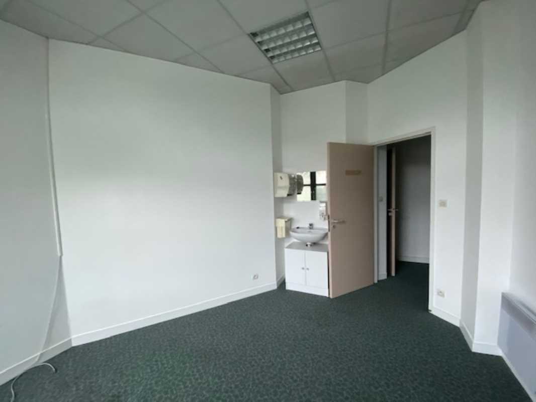 Visuel 8 de l'annonce : BUREAUX A LOUER LESNEVEN CENTRE VILLE