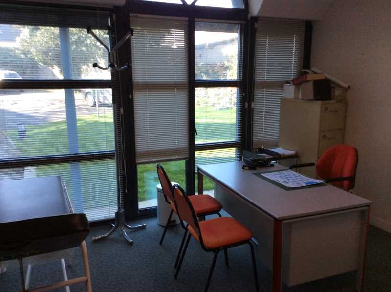 Visuel 1 de l'annonce : BUREAUX A LOUER LESNEVEN CENTRE VILLE