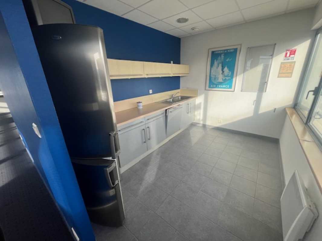 Visuel 2 de l'annonce : BUREAUX A LOUER A BREST PORT DE COMMERCE