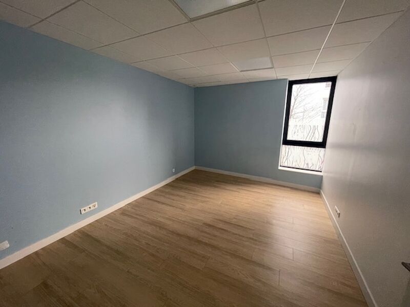 Visuel 8 de l'annonce : BUREAUX A LOUER A BREST RIVE DROITE