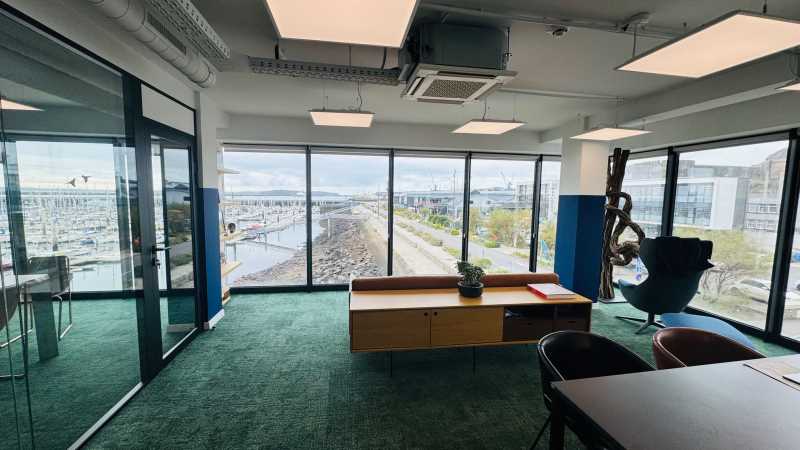Visuel 2 de l'annonce : PLATEAUX DE BUREAUX 300 M² PORT DE COMMERCE