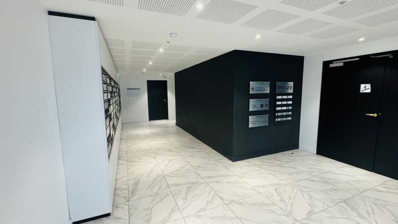 Visuel 6 de l'annonce : PLATEAUX DE BUREAUX 300 M² PORT DE COMMERCE