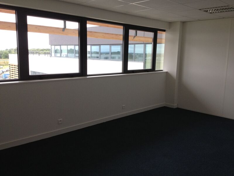 Visuel 1 de l'annonce : A LOUER BUREAUX BREST AEROPORT