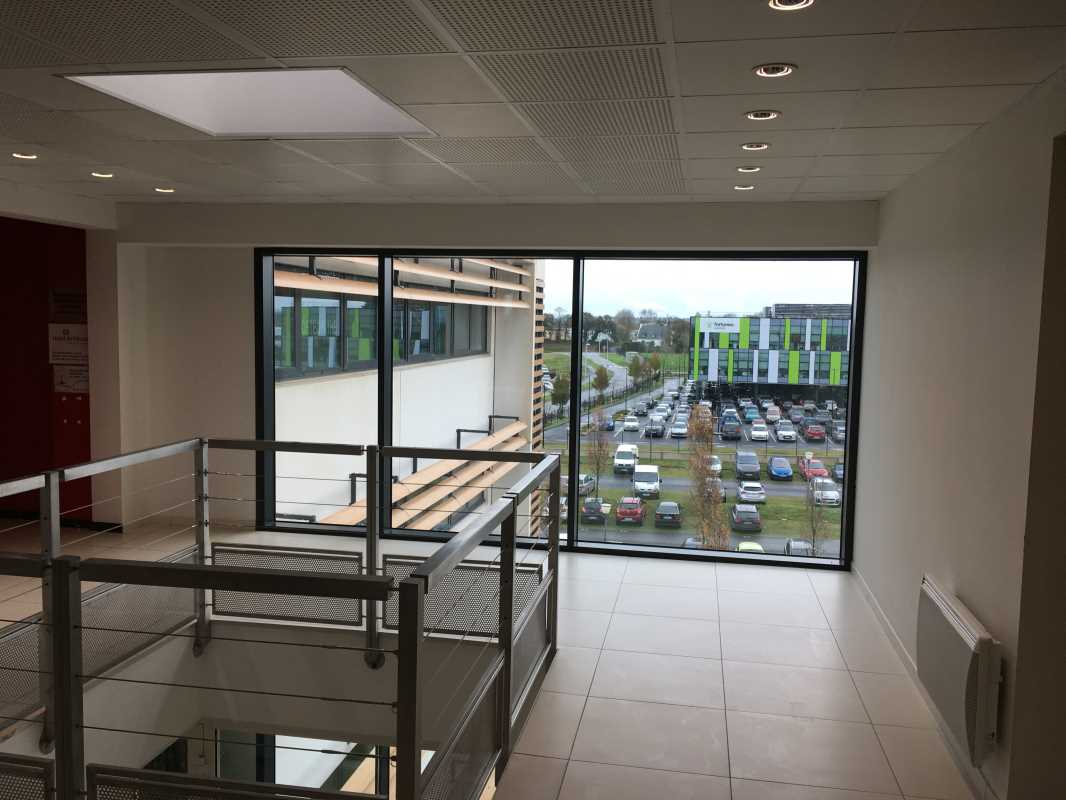Visuel 2 de l'annonce : A LOUER BUREAUX BREST AEROPORT