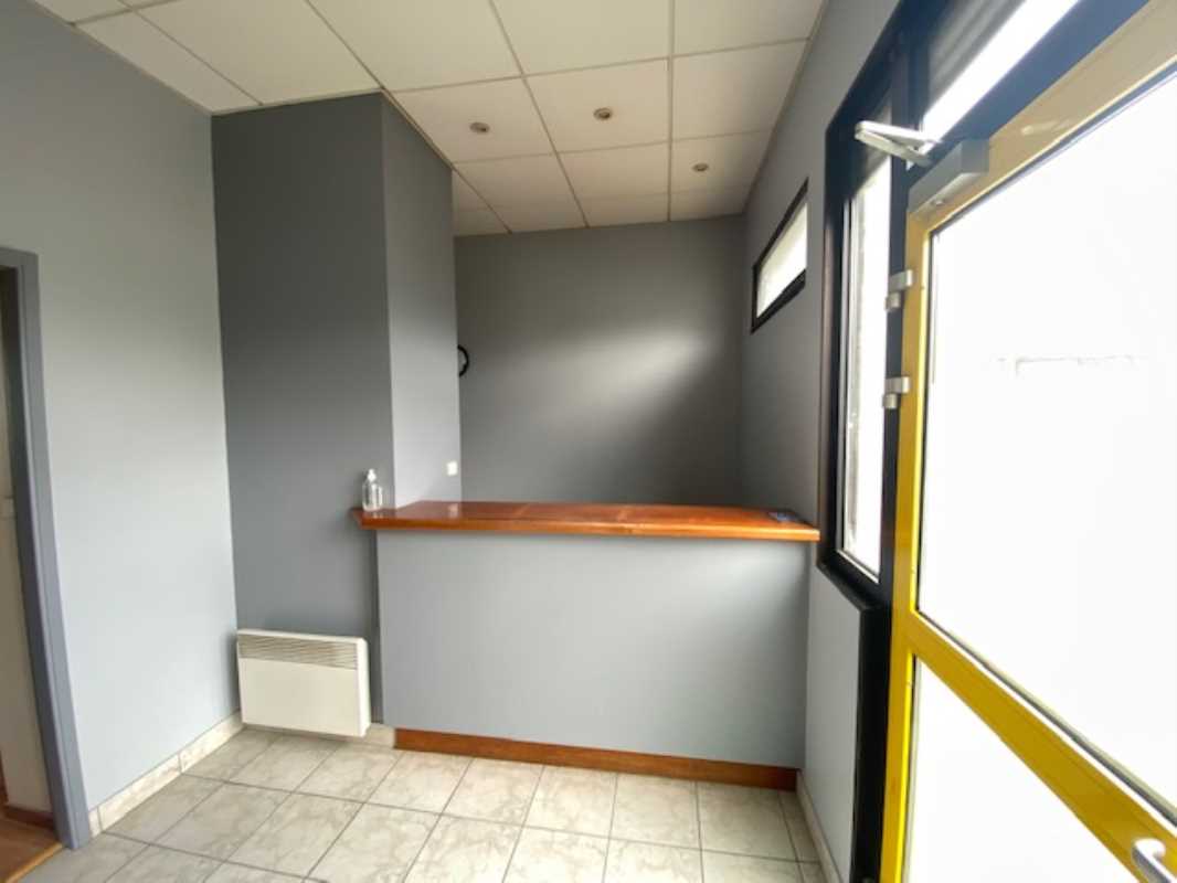 Visuel 2 de l'annonce : A LOUER LOCAL PROFESSIONNEL D'ENVIRON 40 M² PLOUZANE