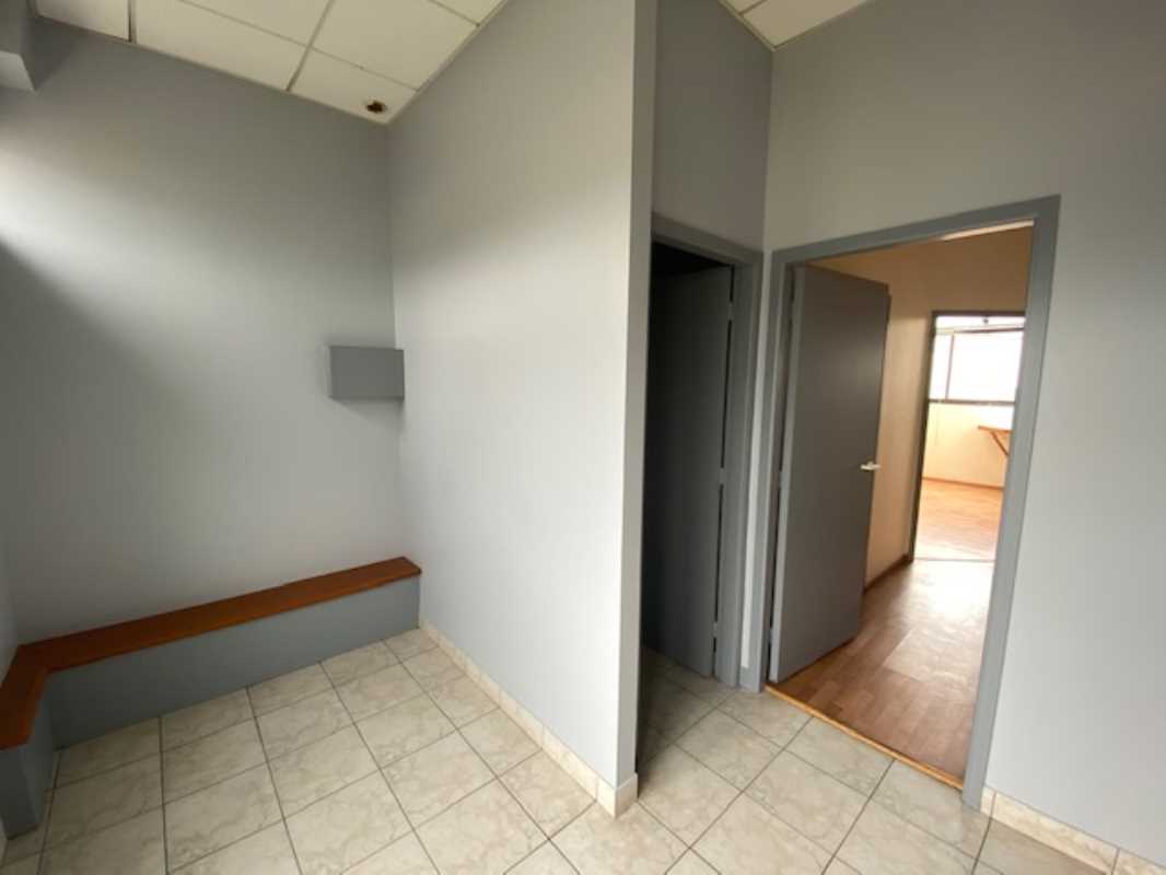 Visuel 3 de l'annonce : A LOUER LOCAL PROFESSIONNEL D'ENVIRON 40 M² PLOUZANE