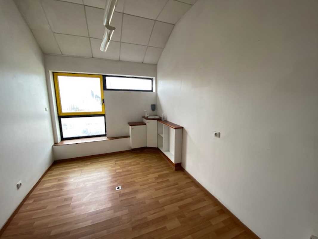 Visuel 5 de l'annonce : A LOUER LOCAL PROFESSIONNEL D'ENVIRON 40 M² PLOUZANE